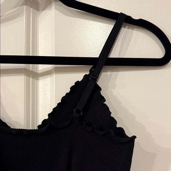 Lightly worn Black Ribbed Crop Top size M/L - Picture 10 of 12